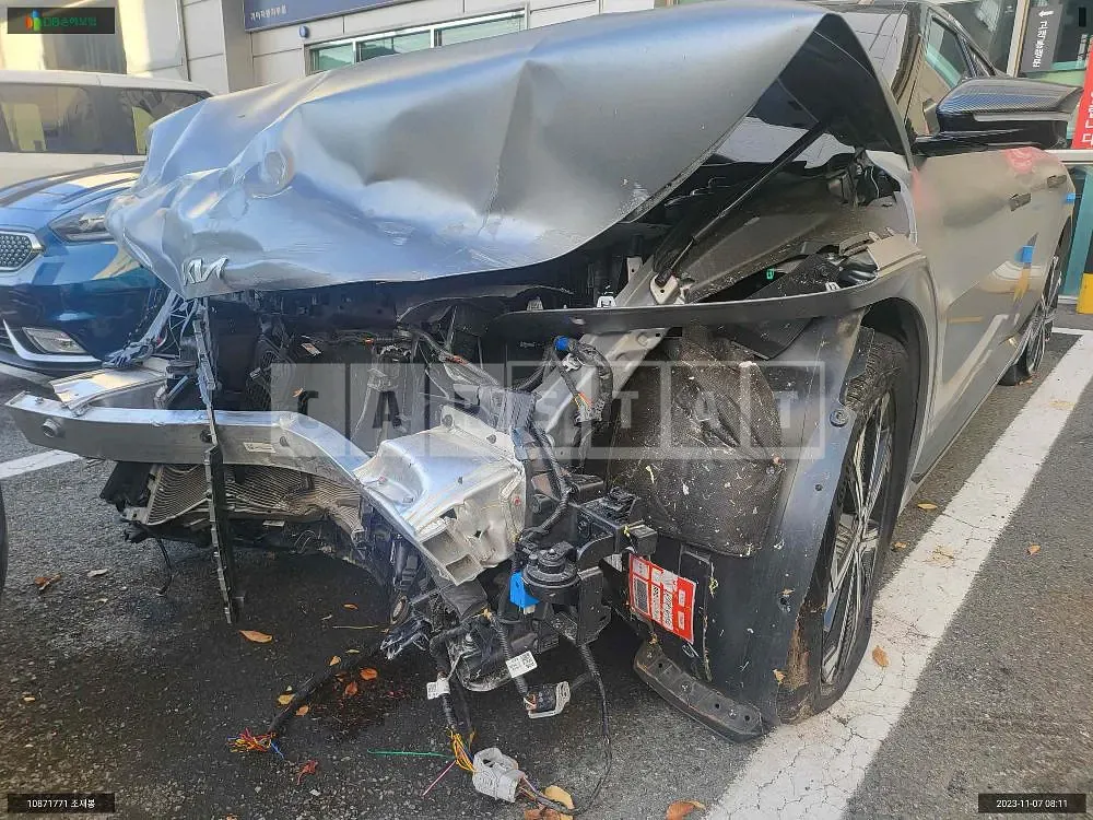 Photo 2 of 14: 2022 Kia EV6, VIN KNAC581AFNA053083 — Korean insurance auction