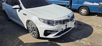 Photo 1 of 6: 2018 Kia K5 — Korean insurance auction