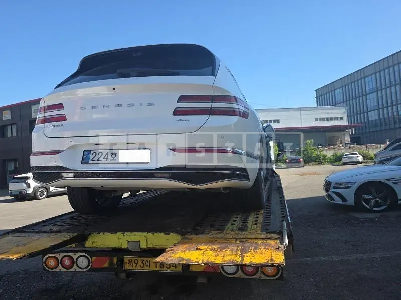 Photo 2 of 38: 2024 Genesis GV80, VIN KMTHA81BDRU250109 — Korean insurance auction
