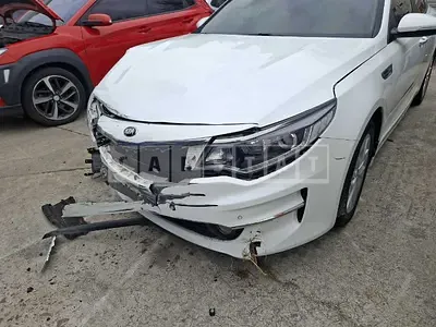 Photo 1 of 6: 2018 Kia K5 — Korean insurance auction