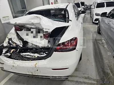 Photo 1 of 55: 2022 Mercedes-Benz E350 4Matic — Korean insurance auction
