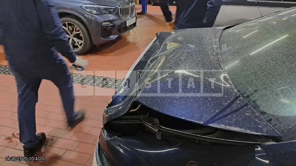 Photo 2 of 9: 2018 BMW 530i, VIN WBAJD3103JB316049 — Korean insurance auction