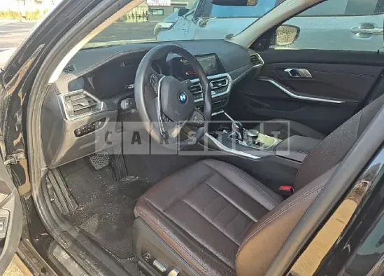 Photo 2 of 50: 2021 BMW 320i — Korean insurance auction