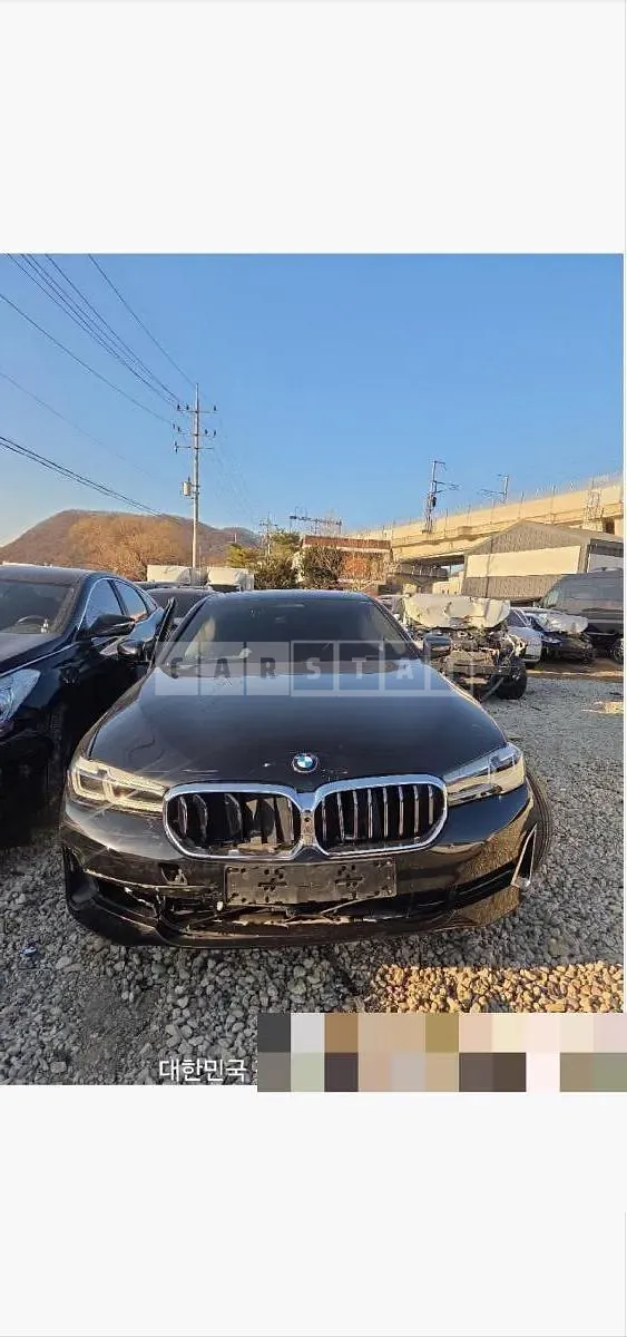 Photo 2 of 12: 2023 BMW 520i — Korean insurance auction