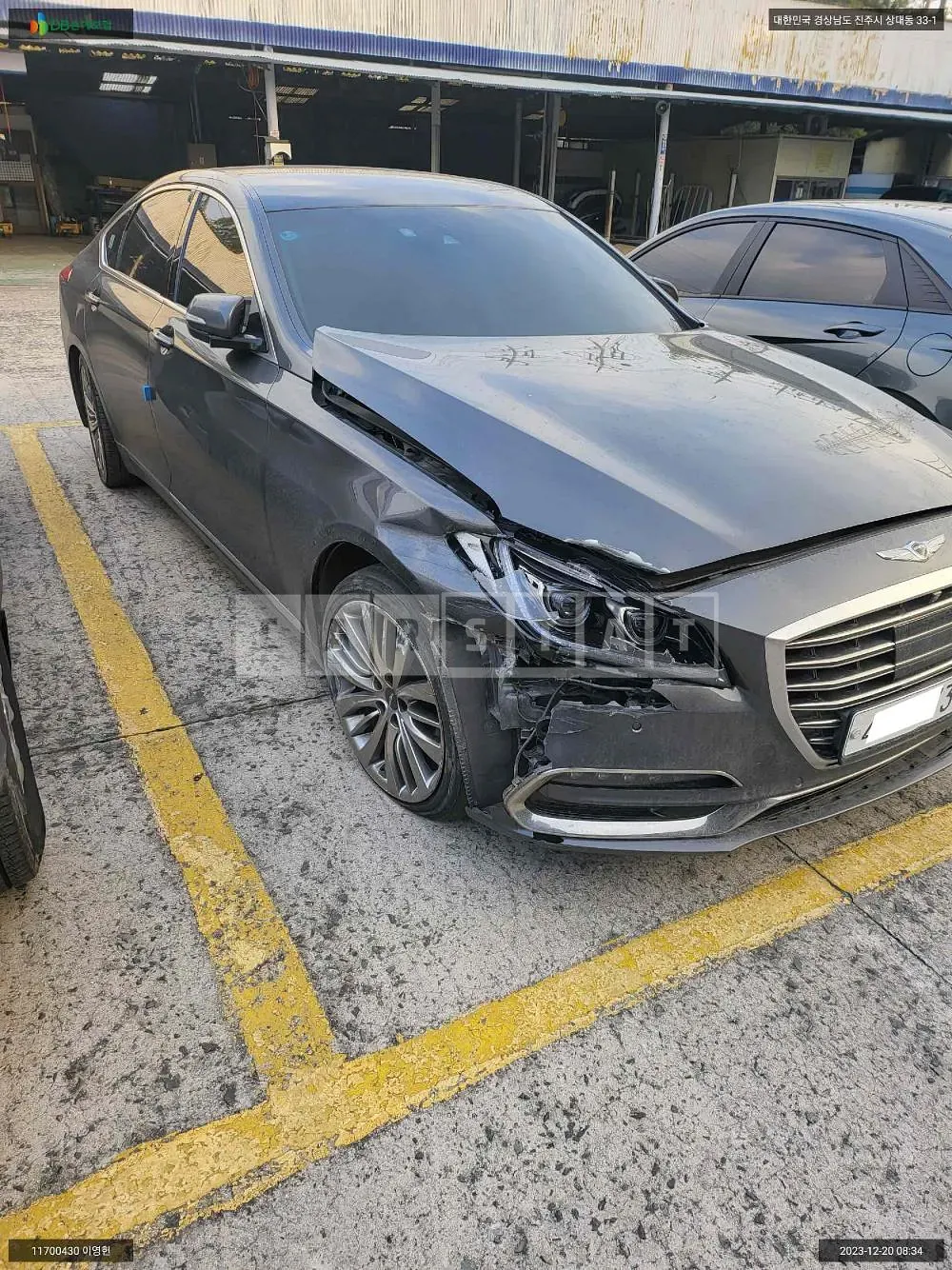 Photo 2 of 11: 2017 Hyundai Genesis /G80, VIN KMHGN41EDHU209152 — Korean insurance auction