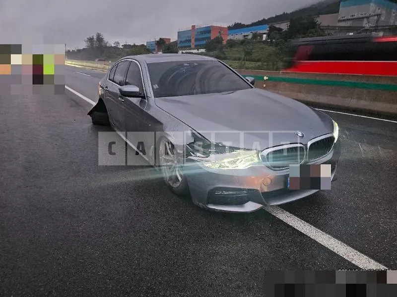 Photo 2 of 15: 2017 BMW 530i xDrive — Korean insurance auction