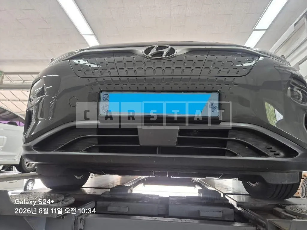 Photo 2 of 8: 2020 Hyundai Kona Electric, VIN KMHK281GFLU116284 — Korean insurance auction