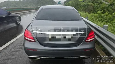 Photo 1 of 12: 2017 Mercedes-Benz E200 — Korean insurance auction
