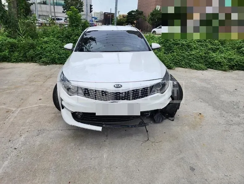 Photo 2 of 16: 2016 Kia K5 2.0 — Korean insurance auction