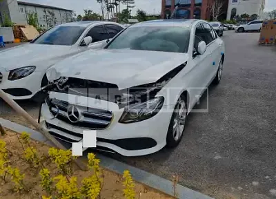 Photo 1 of 9: 2017 Mercedes-Benz E220d, VIN WDDZF0EBXHA179904 — Korean insurance auction