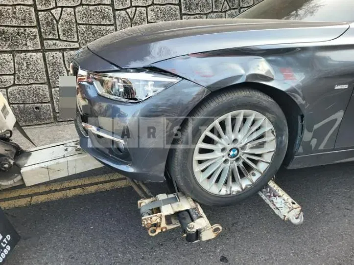 Photo 2 of 11: 2016 BMW 320i — Korean insurance auction