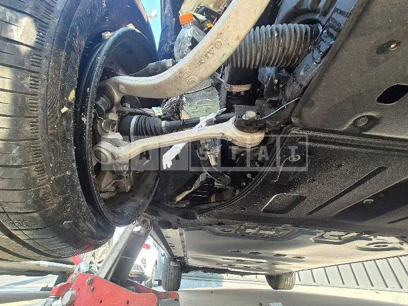 Photo 2 of 40: 2025 Genesis GV70 — Korean insurance auction