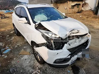 Photo 1 of 7: 2014 Hyundai Tucson ix — Korean insurance auction