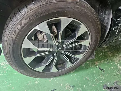 Photo 1 of 2: 2021 Kia (parts) Carnival Wheel — Korean insurance auction