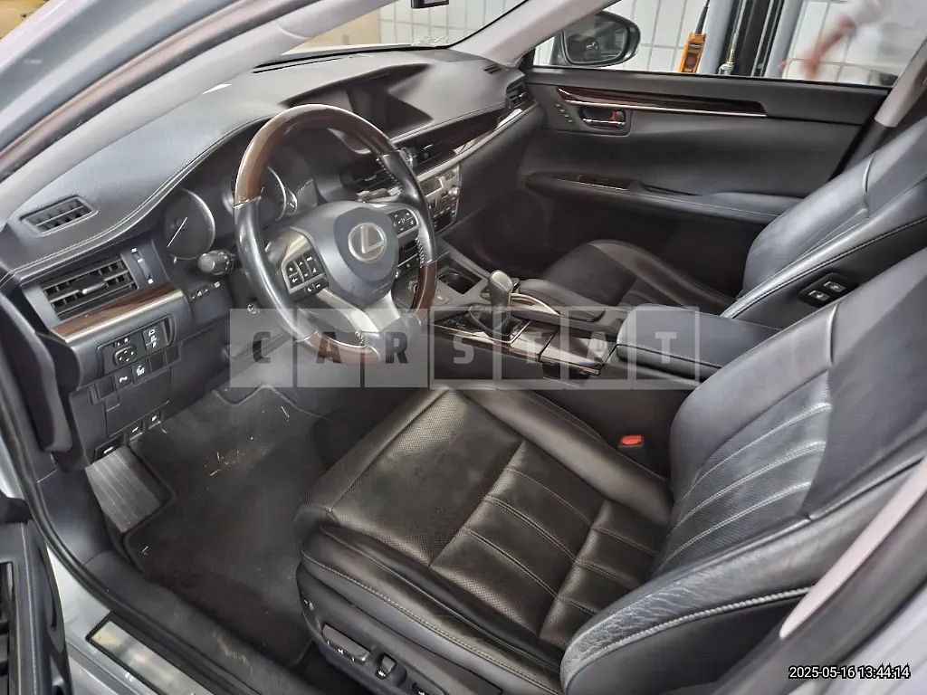 Photo 2 of 44: 2015 Lexus ES350 — Korean insurance auction