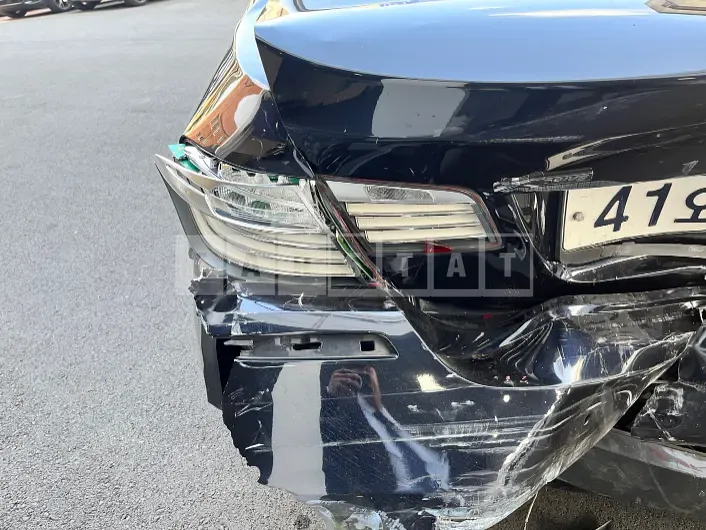 Photo 2 of 23: 2016 BMW 520d xDrive, VIN WBA5E7106GG564619 — Korean insurance auction