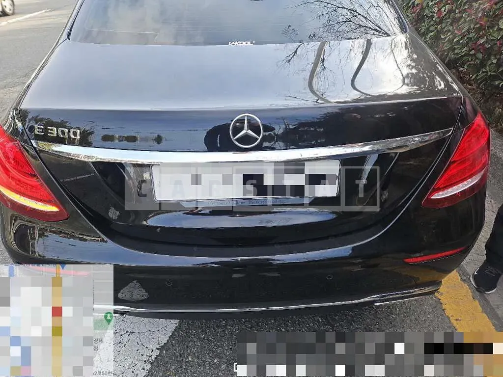 Photo 2 of 12: 2016 Mercedes-Benz E300 — Korean insurance auction