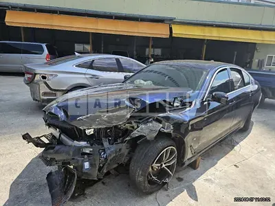 Photo 1 of 16: 2021 BMW 520i — Korean insurance auction