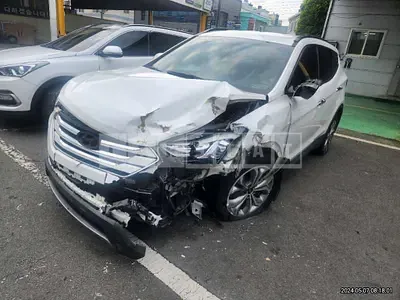 Photo 1 of 30: 2015 Hyundai Santa Fe — Korean insurance auction