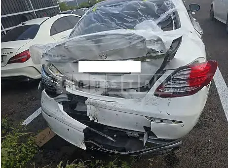 Photo 2 of 16: 2019 Mercedes-Benz E220d 4Matic — Korean insurance auction