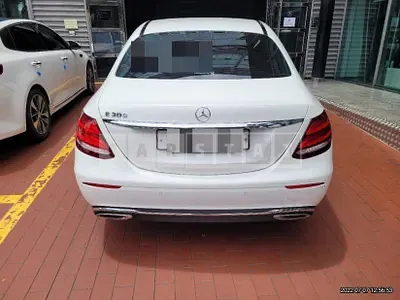 Photo 1 of 15: 2019 Mercedes-Benz E300 — Korean insurance auction