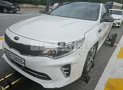 Photo 1 of 12: 2016 Kia K5 — Korean insurance auction