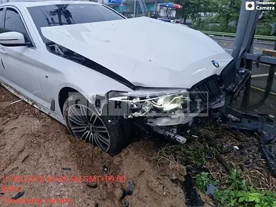 Photo 1 of 13: 2020 BMW 530i — Korean insurance auction