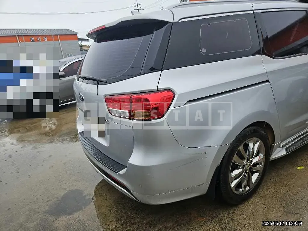 Photo 2 of 11: 2016 Kia Carnivals — Korean insurance auction