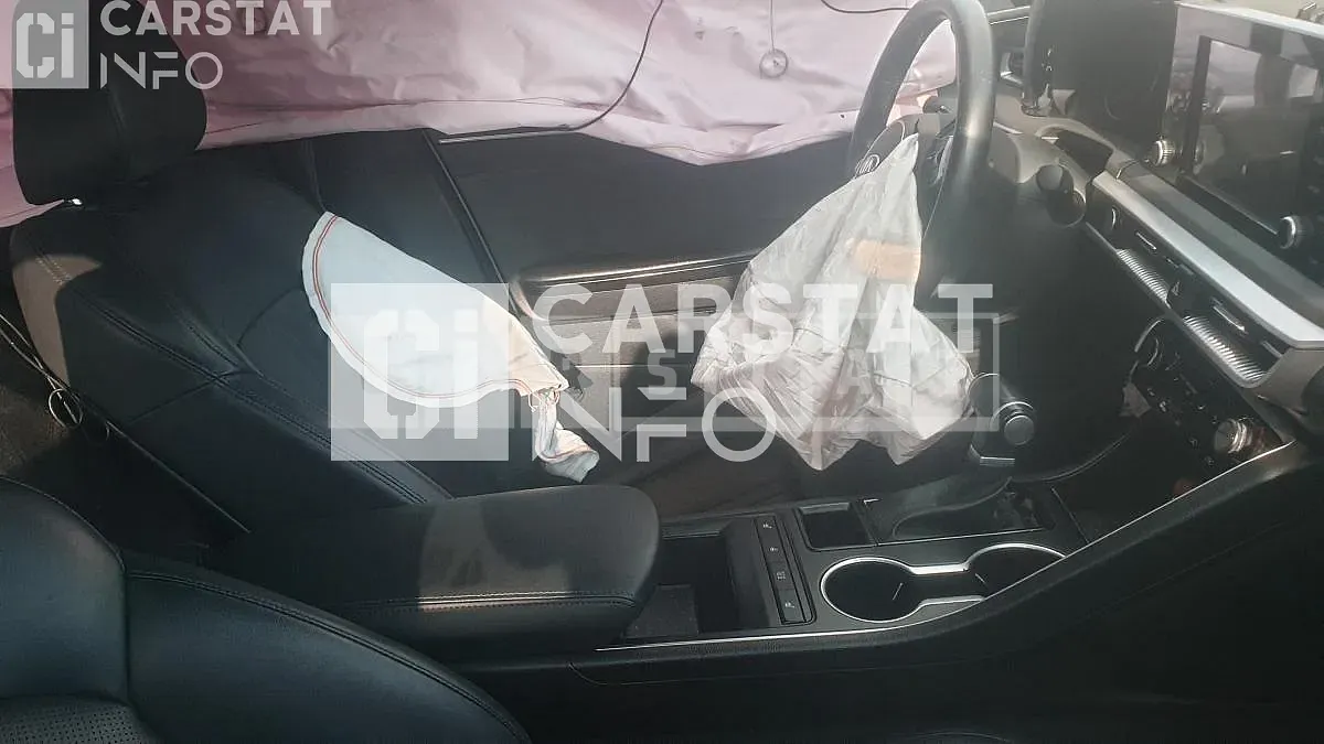 Photo 2 of 6: 2020 Kia K5, VIN KNAG541BBLA008256 — Korean insurance auction