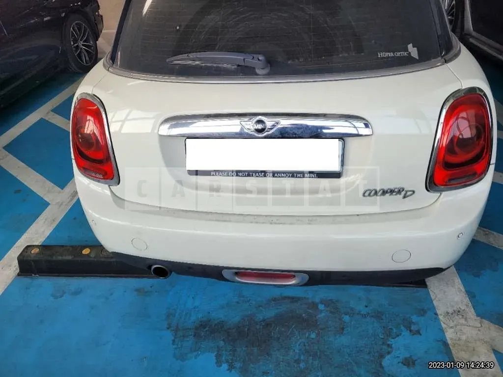Photo 2 of 8: 2015 MINI Cooper D Five-Door, VIN WMWXT3102FT853624 — Korean insurance auction