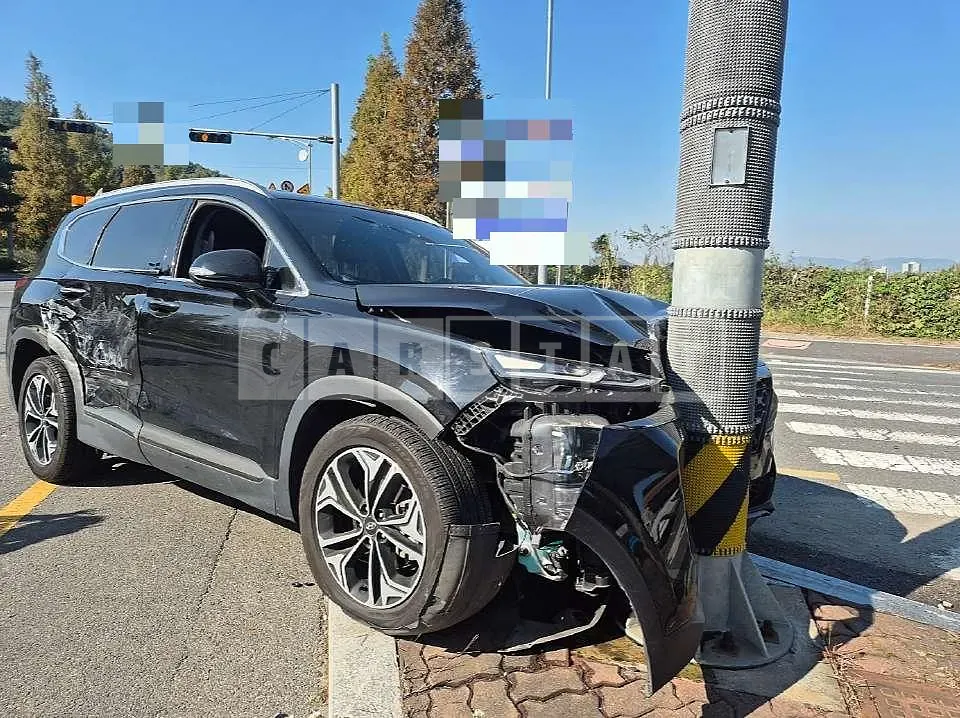 Photo 2 of 6: 2018 Hyundai Santa Fe TM — Korean insurance auction