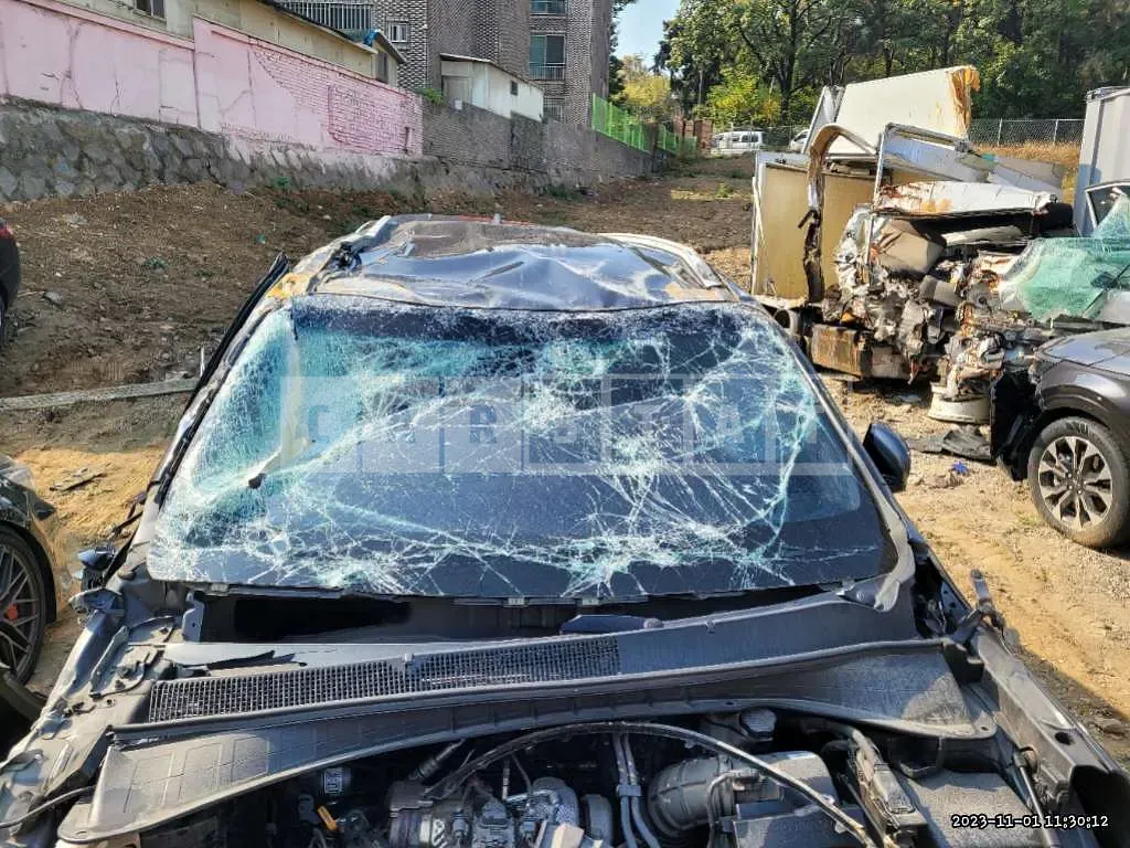 Photo 2 of 31: 2019 Kia Sorento, VIN KNAPH81ABKA492234 — Korean insurance auction