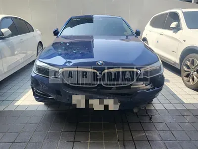 Photo 1 of 33: 2020 BMW 530i Luxury, VIN WBAJR5108LCE23675 — Korean insurance auction