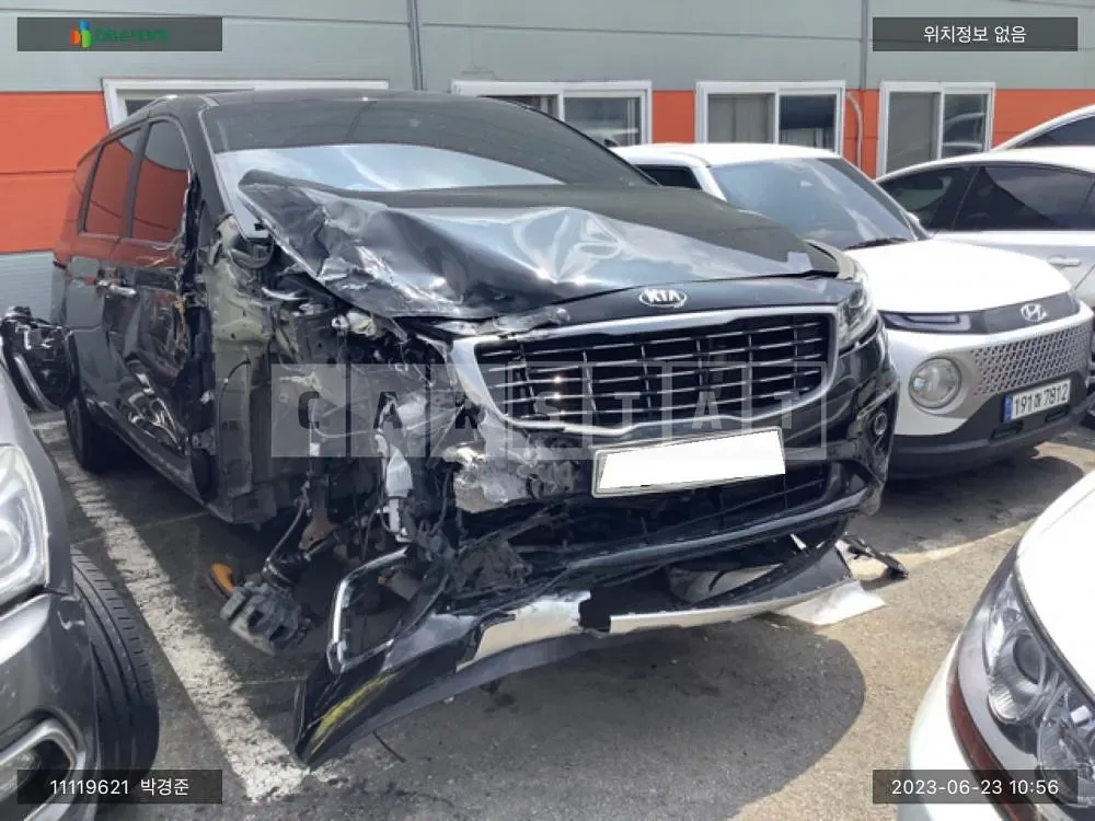 Photo 2 of 20: 2018 Kia Carnival, VIN KNAMB81ABKS535542 — Korean insurance auction