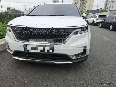 Photo 1 of 12: 2022 Kia Carnivals — Korean insurance auction