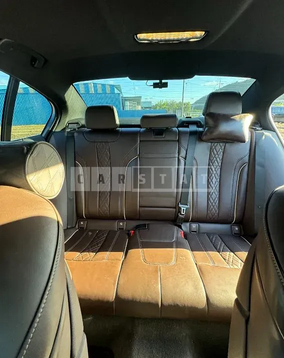 Photo 2 of 10: 2021 BMW 530i — Korean insurance auction