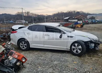 Photo 1 of 3: 2015 Kia K5, VIN KNAGN418BFA565277 — Korean insurance auction