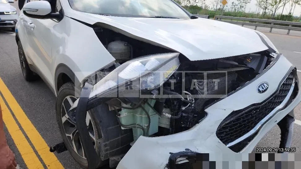 Photo 2 of 3: 2019 Kia Sportage 2.0 — Korean insurance auction