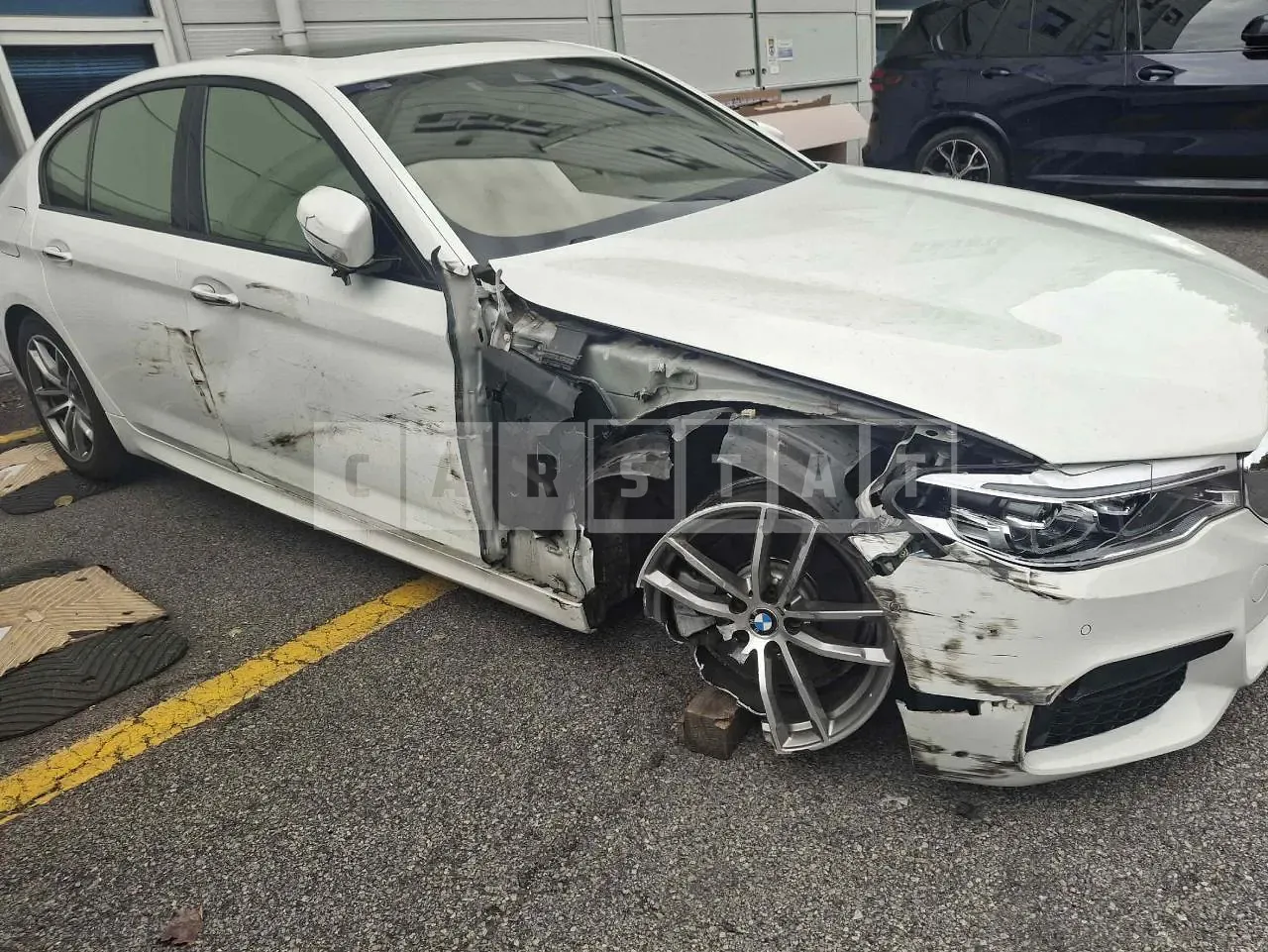 Photo 2 of 22: 2017 BMW 520d xDrive, VIN WBAJC5105HG857437 — Korean insurance auction