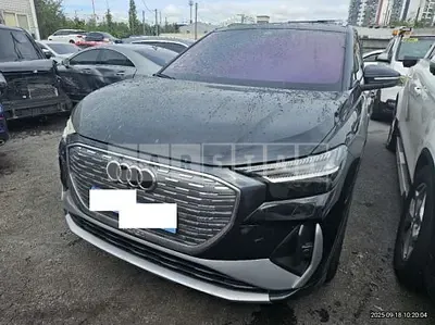 Photo 1 of 43: 2025 Audi Q4 45 e-tron — Korean insurance auction