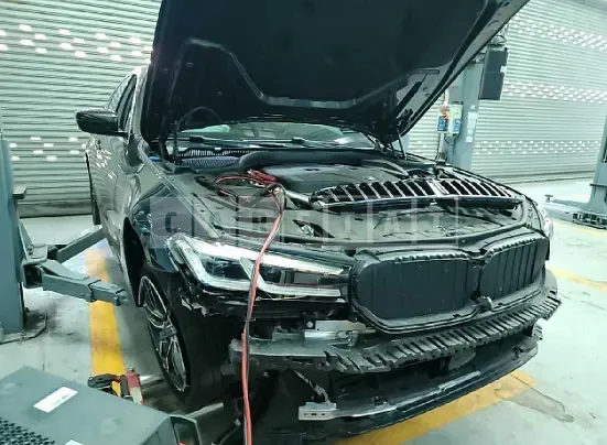 Photo 2 of 10: 2023 BMW 520i — Korean insurance auction