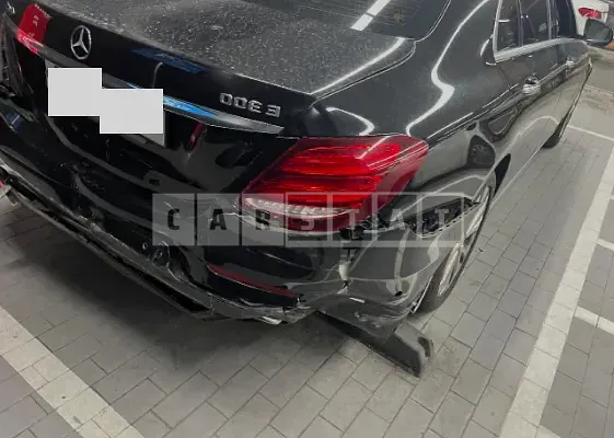 Photo 2 of 9: 2019 Mercedes-Benz E300 4Matic, VIN WDDZF4KBXKA660772 — Korean insurance auction