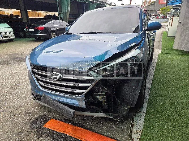 Photo 2 of 46: 2017 Hyundai Tucson, VIN KMHJ281ABJU532915 — Korean insurance auction