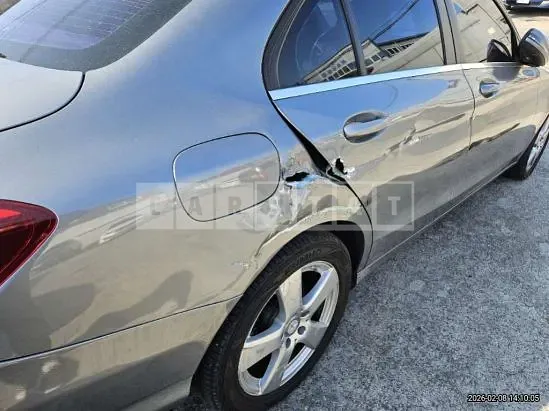 Photo 2 of 15: 2016 Mercedes-Benz C 200, VIN WDDWF4CB4GF379868 — Korean insurance auction