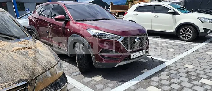 Photo 2 of 9: 2017 Hyundai Tucson, VIN KMHJ2815GHU324893 — Korean insurance auction
