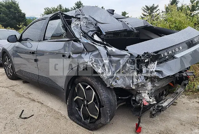 Photo 2 of 9: 2022 Hyundai Modern Ionic 5, VIN KMHKN81AFNU012612 — Korean insurance auction