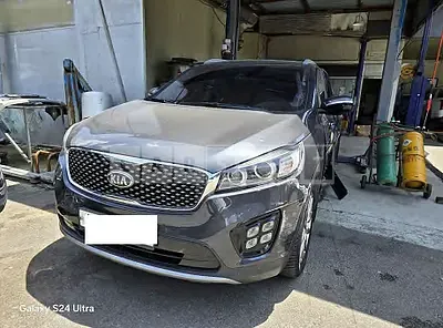 Photo 1 of 8: 2017 Kia Sorento — Korean insurance auction