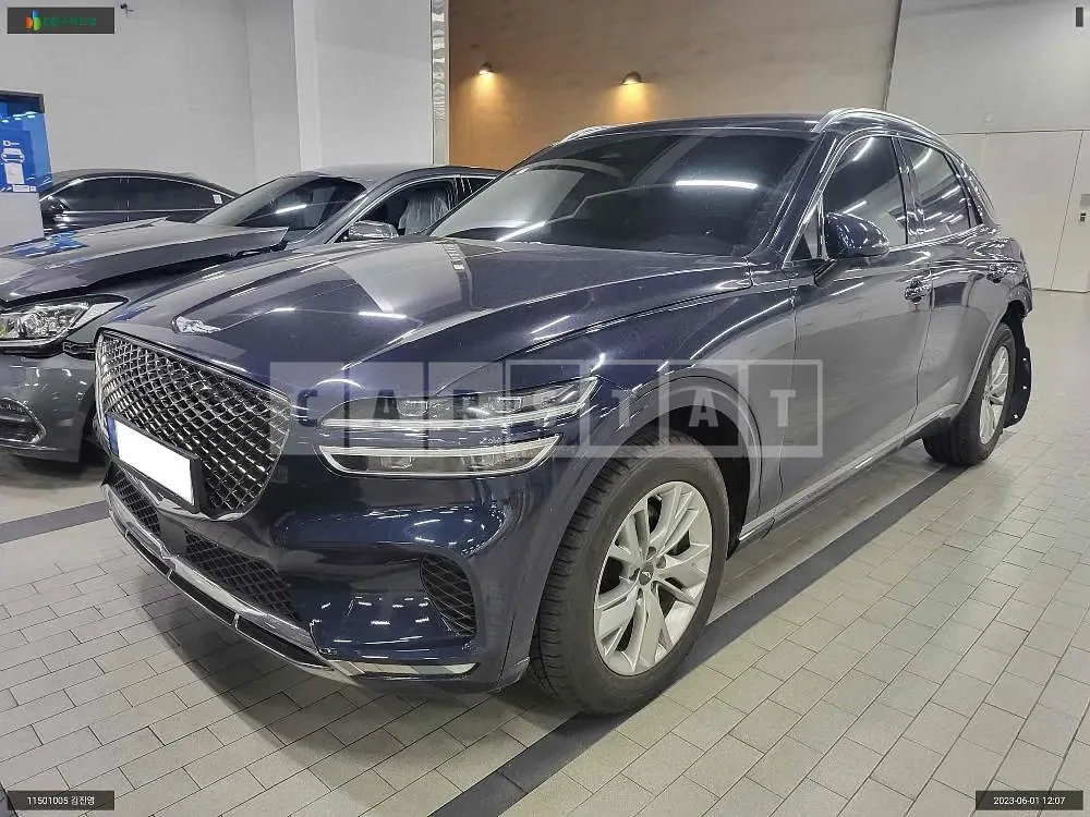 Photo 2 of 10: 2021 Genesis GV70, VIN KMTMA81BBMU015220 — Korean insurance auction