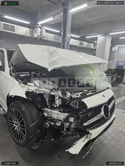 Photo 1 of 28: 2024 Mercedes-Benz C 300 4Matic, VIN W1KAF4HBXRR203024 — Korean insurance auction