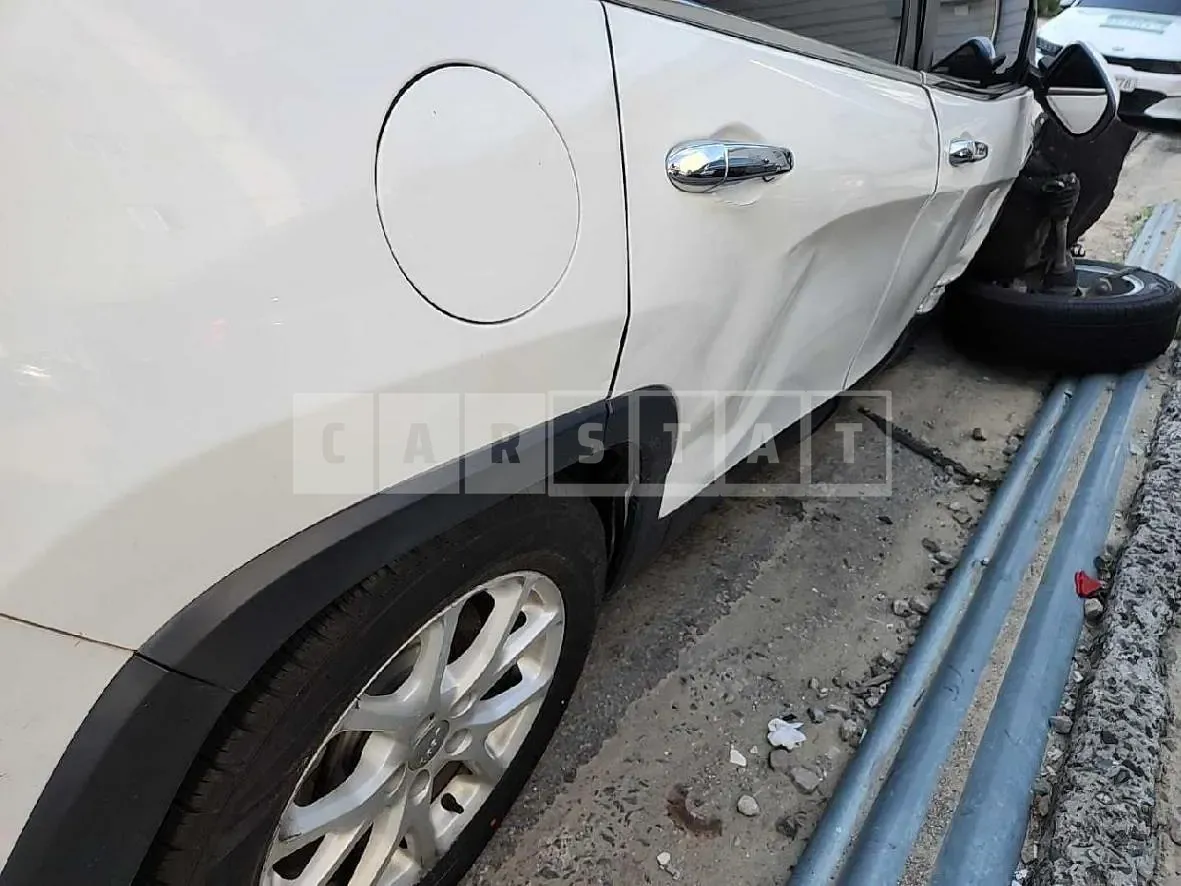 Photo 2 of 20: 2015 Jeep Straw Cherokee, VIN 1C4PJMCY7FW666363 — Korean insurance auction
